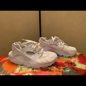 Nike Harauche size 7 big kid.Good condition.
